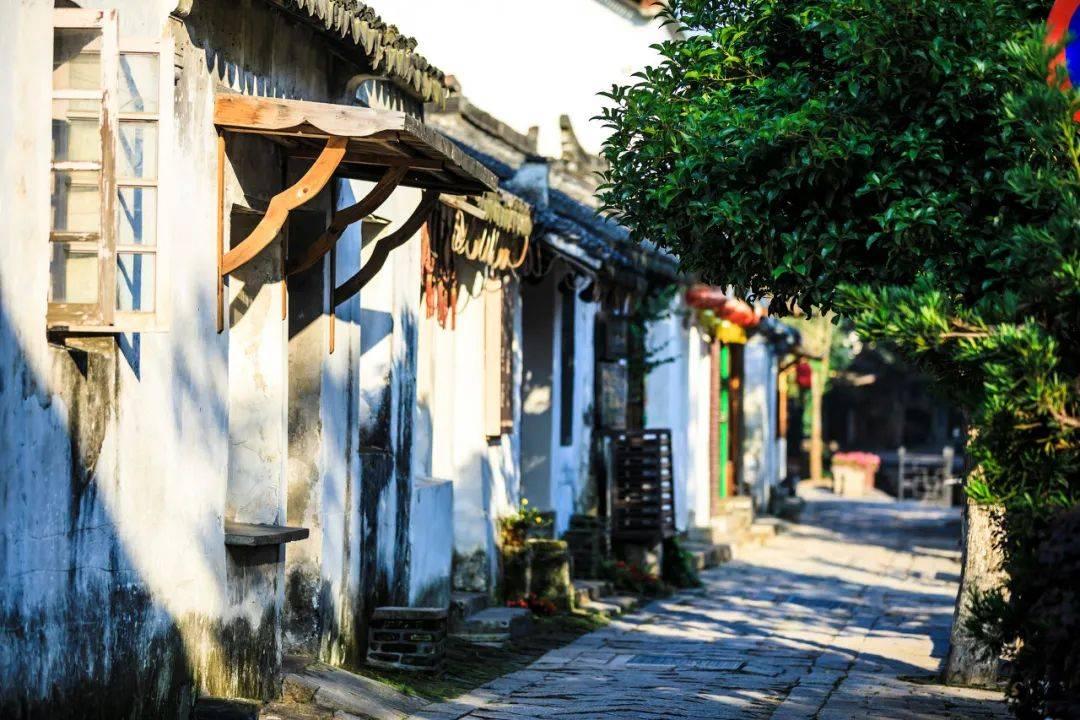 五彩几何塔