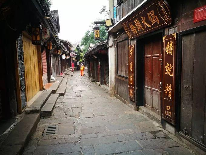 跳跃的立方体